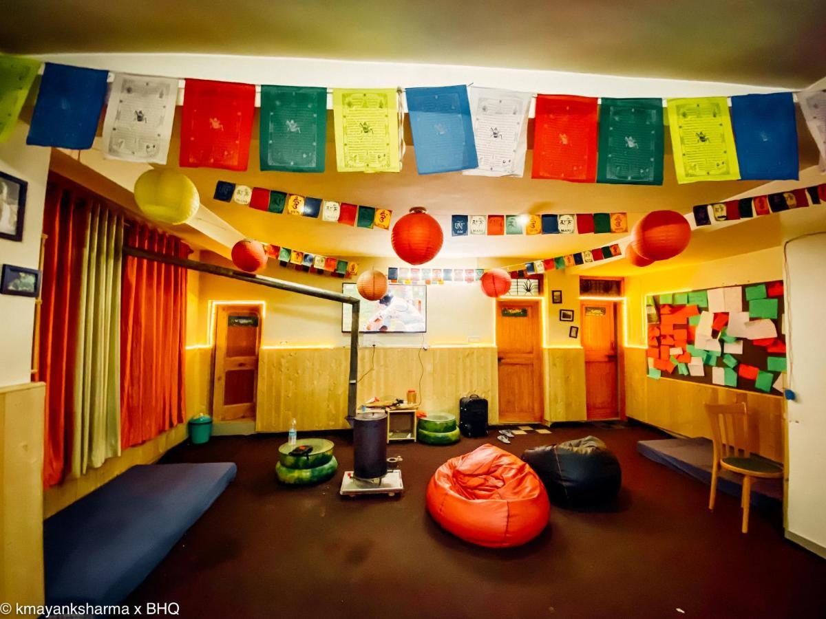 Albergue Backpackers Headquarter Manali Exterior foto